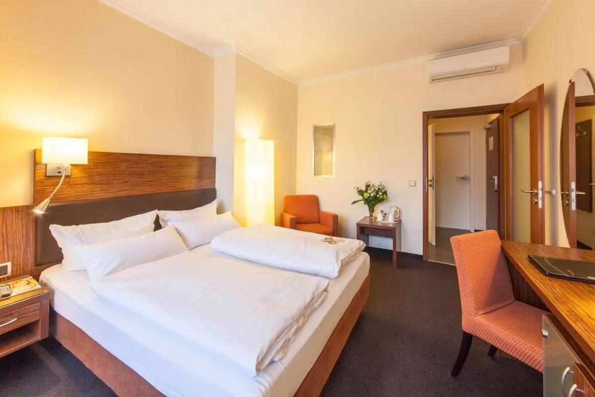 Hotel Flora Duesseldorf Zewnętrze zdjęcie