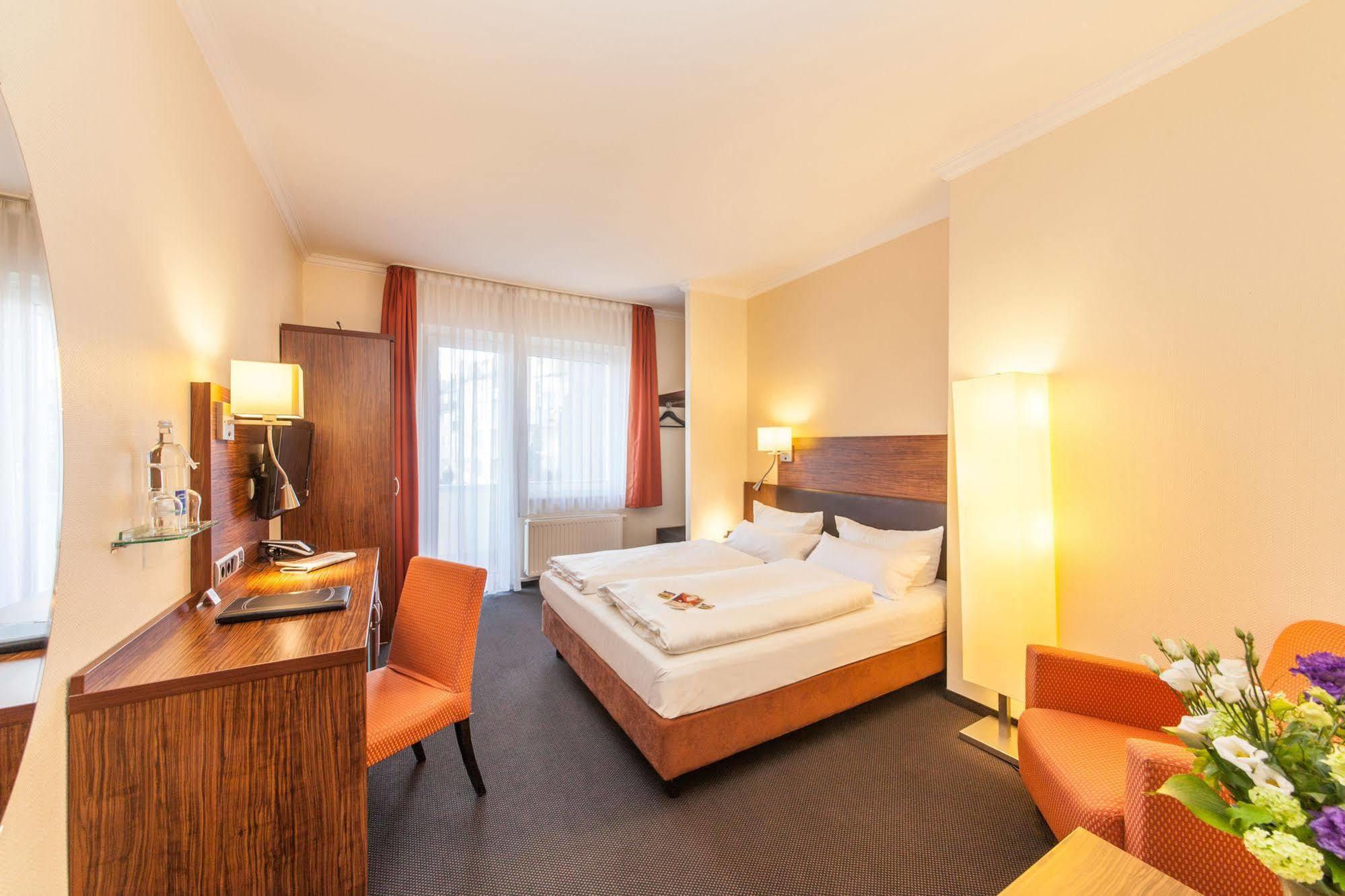 Hotel Flora Duesseldorf Zewnętrze zdjęcie