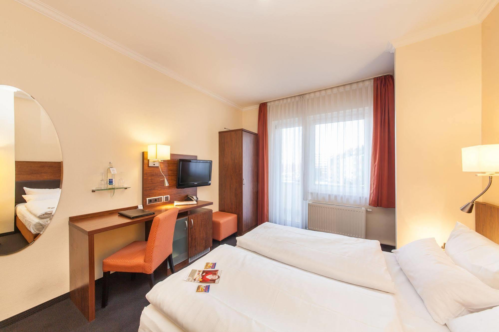 Hotel Flora Duesseldorf Zewnętrze zdjęcie