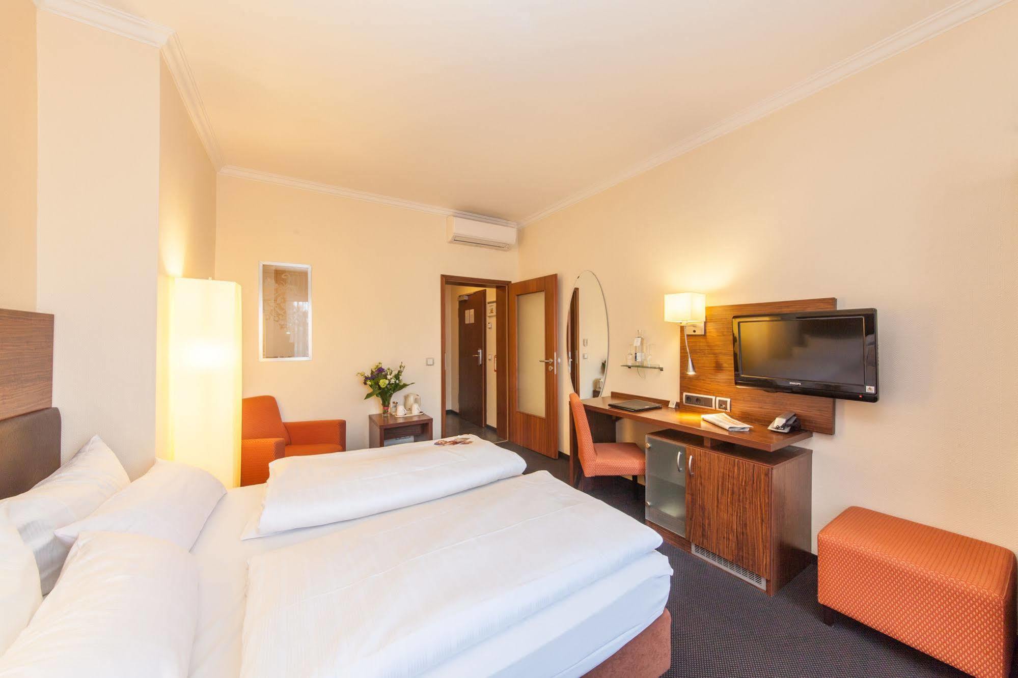 Hotel Flora Duesseldorf Zewnętrze zdjęcie