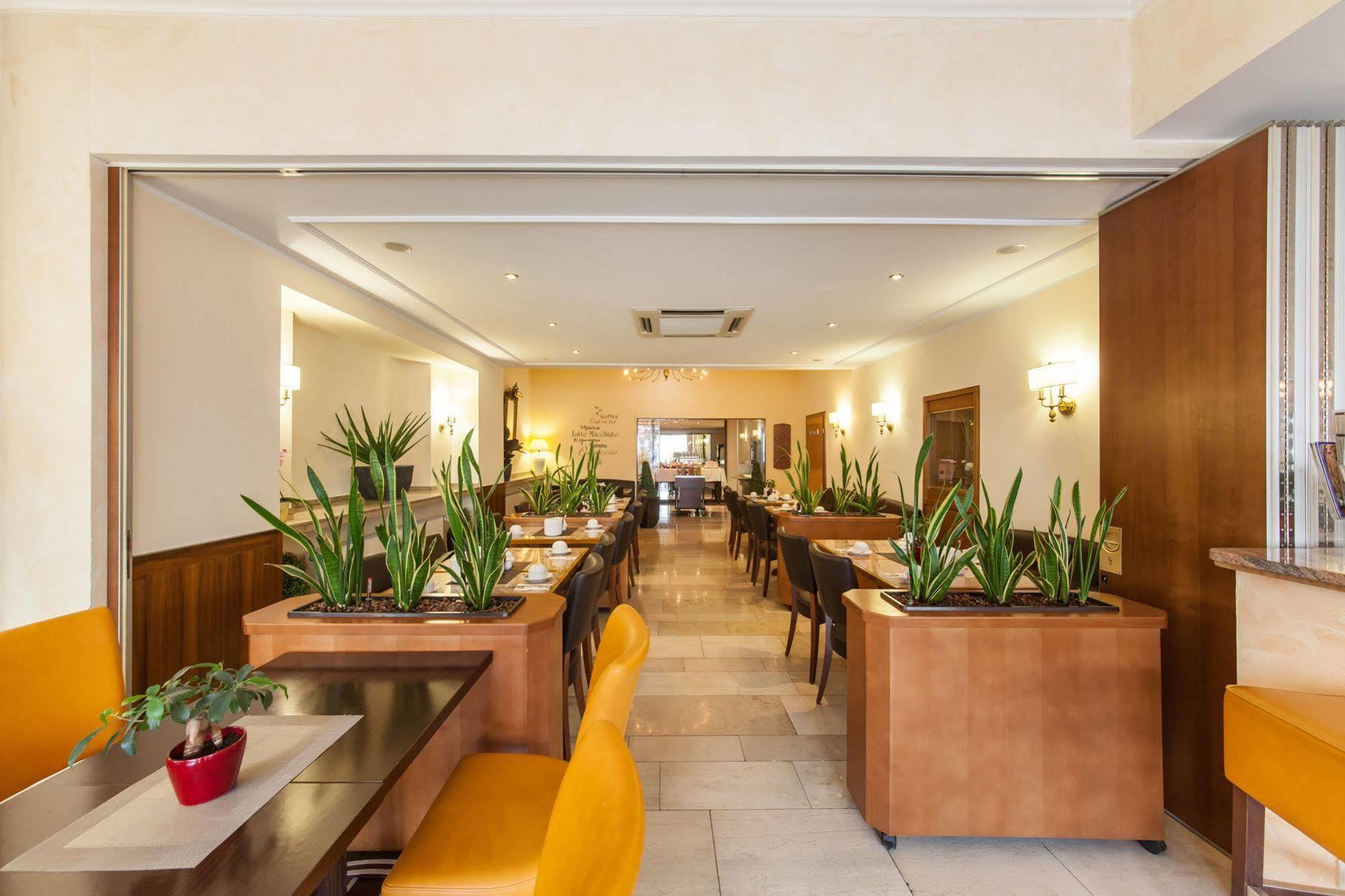 Hotel Flora Duesseldorf Zewnętrze zdjęcie